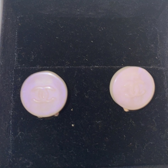 Chanel Iridescent Clip On Earrings with box 100% authentic - Picture 6 of 7